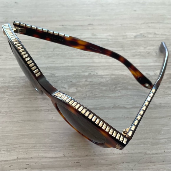Givenchy Women's Sunglasses brown/gold - Picture 6 of 10